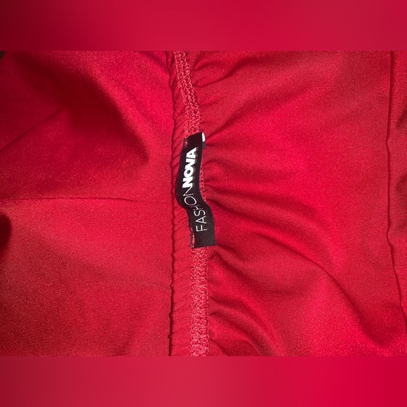 Fashion Nova Bad Intentions Jumpsuit. Color: Red Size: Large - Picture 5 of 6